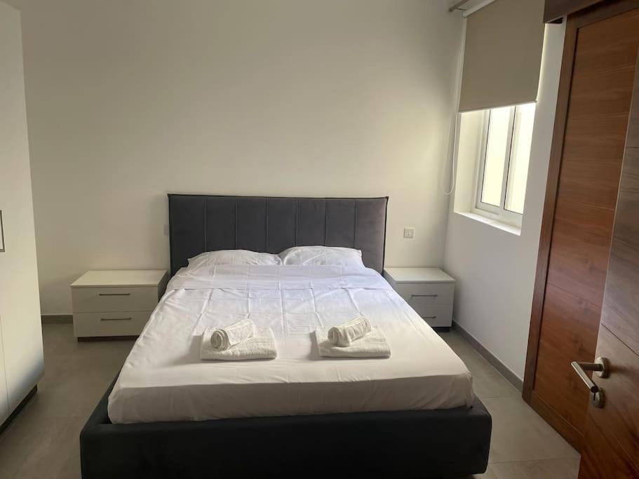 Lovely Seaview Two Bedroom Unit In Tas-sliema Apartment Sliema