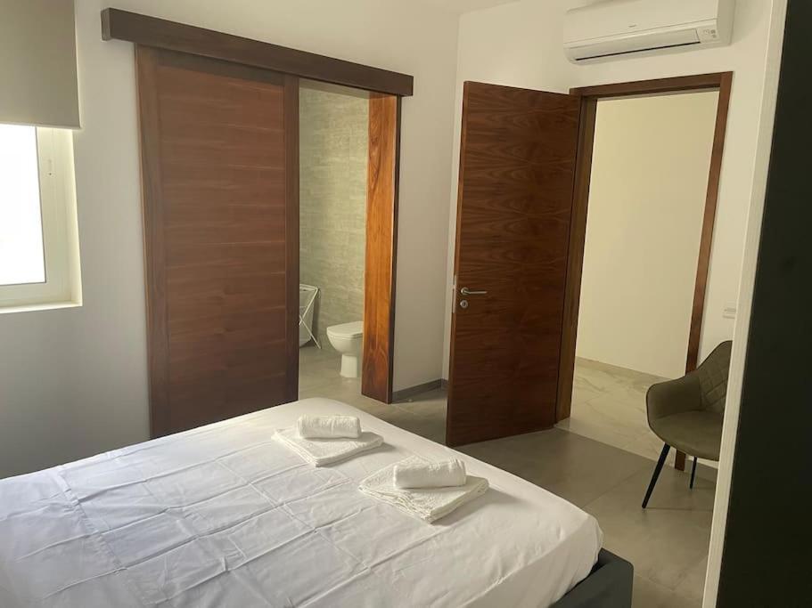 Apartment Lovely Seaview Two Bedroom Unit In Tas-sliema Sliema
