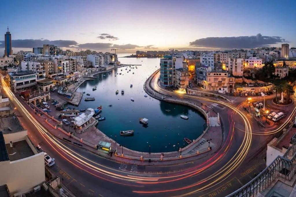 Lovely Seaview Two Bedroom Unit In Tas-sliema * Sliema